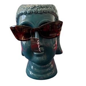 Modo collection NWT on trend amber cats eye sunglasses w/ grey swirly stems